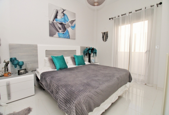 Reventa - Villa - Villamartin