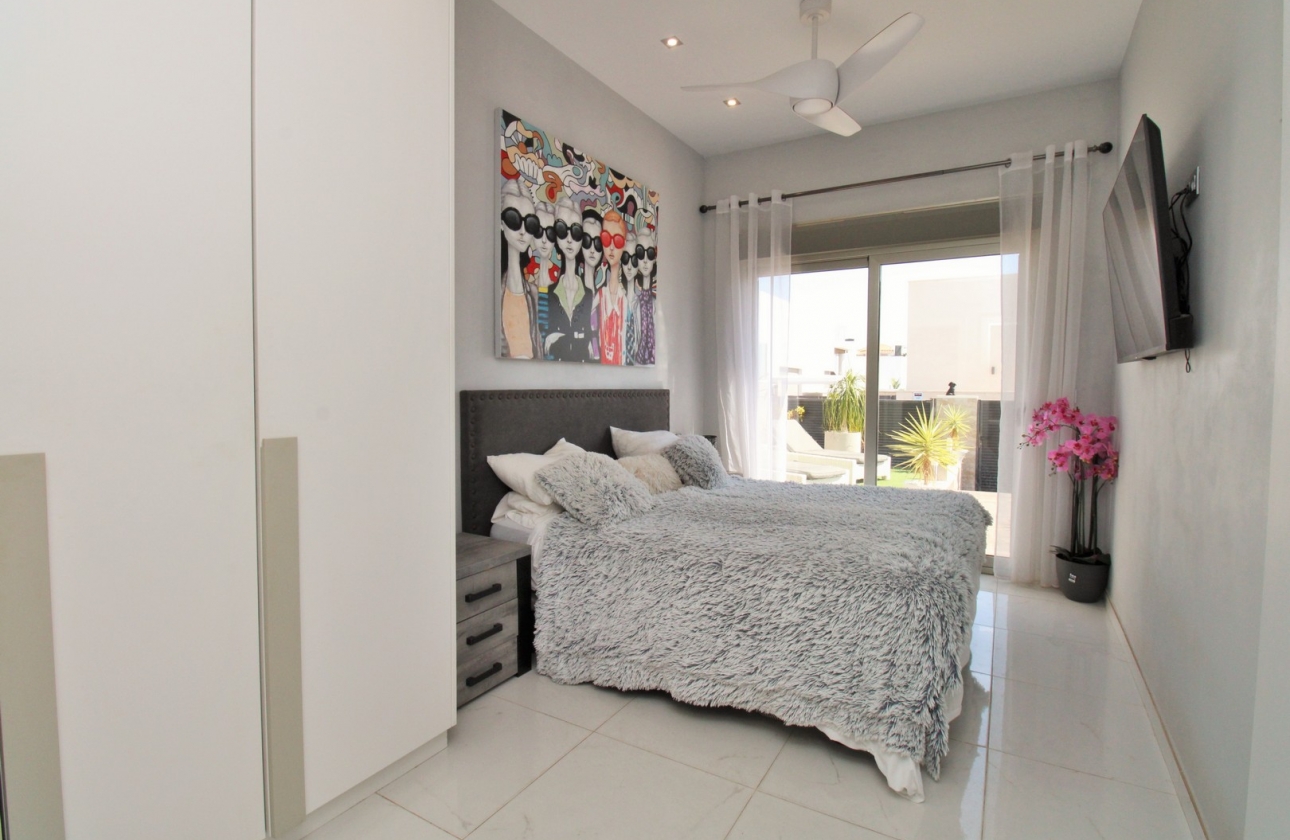 Reventa - Villa - Villamartin