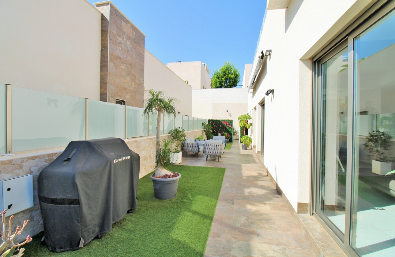 Reventa - Villa - Villamartin