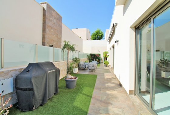 Reventa - Villa - Villamartin