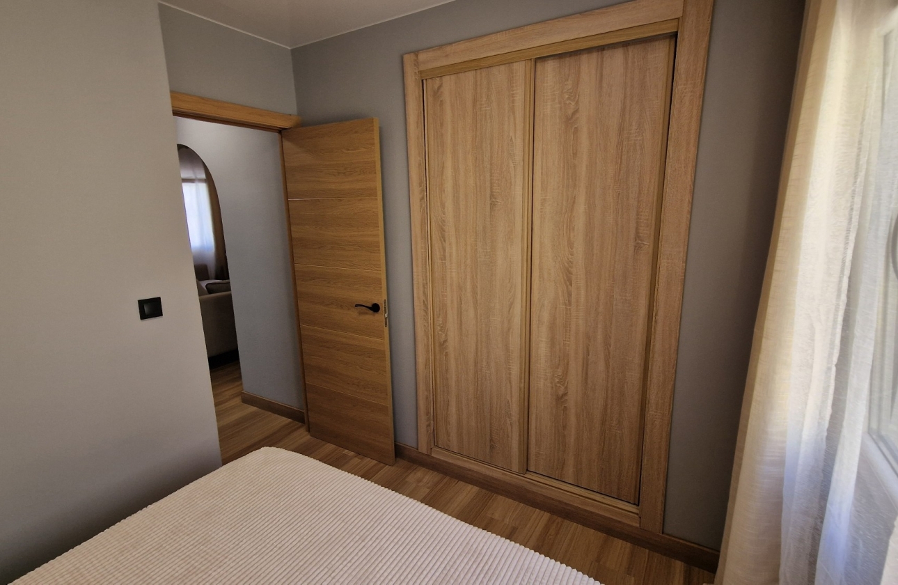 Resale - House - Orihuela Costa - Villamartín