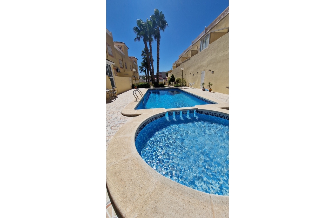 Resale - House - Orihuela Costa - Villamartín