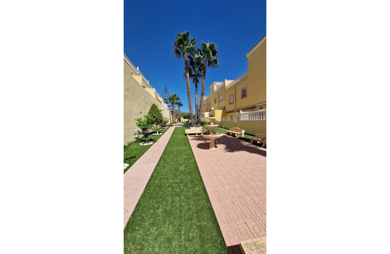 Resale - House - Orihuela Costa - Villamartín