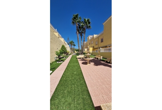 Resale - House - Orihuela Costa - Villamartín