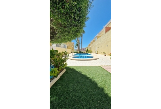 Resale - House - Orihuela Costa - Villamartín