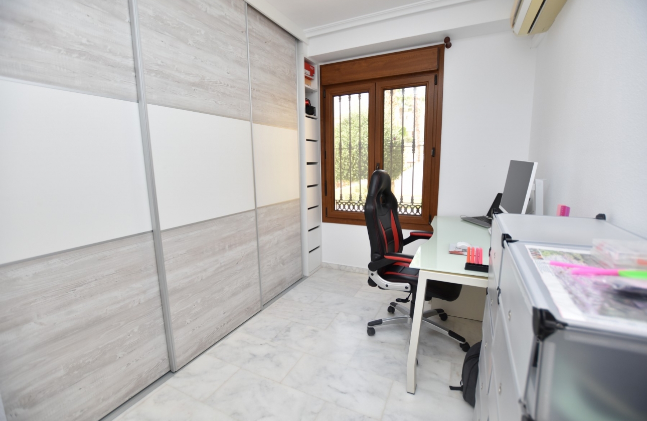 Resale - House - Algorfa - La finca Golf