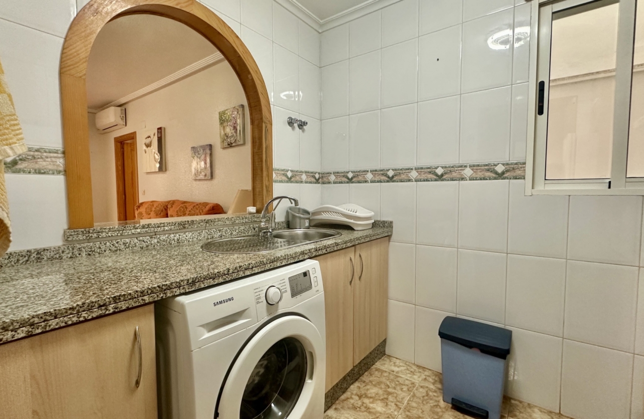 Resale - Apartment / flat - Torrevieja - Playa del Cura