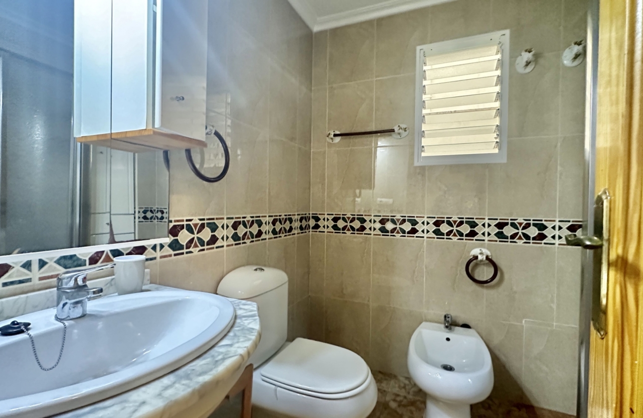 Resale - Apartment / flat - Torrevieja - Playa del Cura