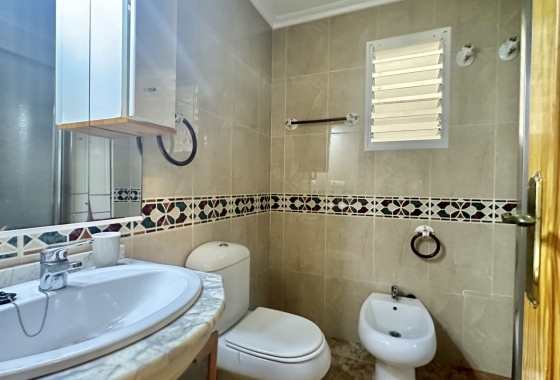Resale - Apartment / flat - Torrevieja - Playa del Cura