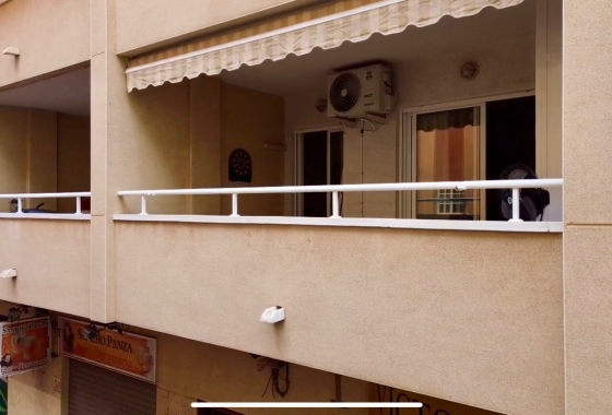 Resale - Apartment / flat - Torrevieja - Playa del Cura