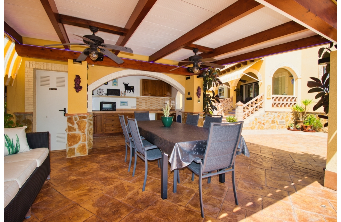 Resale - Finca / Country Property - Orihuela Costa - Orihuela