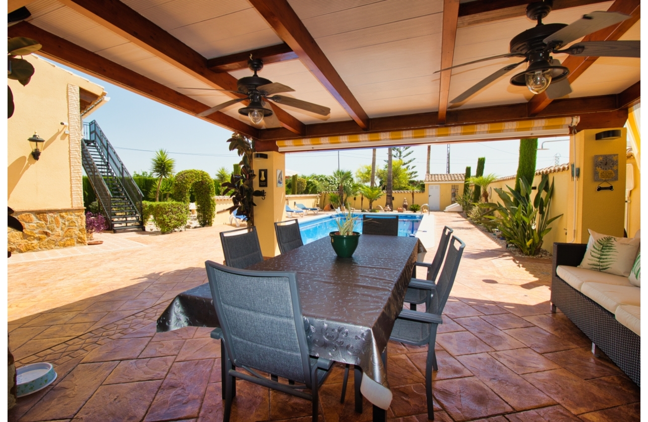 Resale - Finca / Country Property - Orihuela Costa - Orihuela