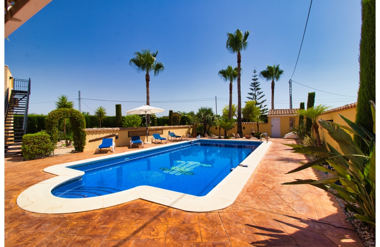 Resale - Finca / Country Property - Orihuela Costa - Orihuela