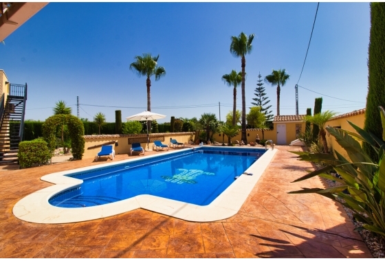 Resale - Finca / Country Property - Orihuela Costa - Orihuela