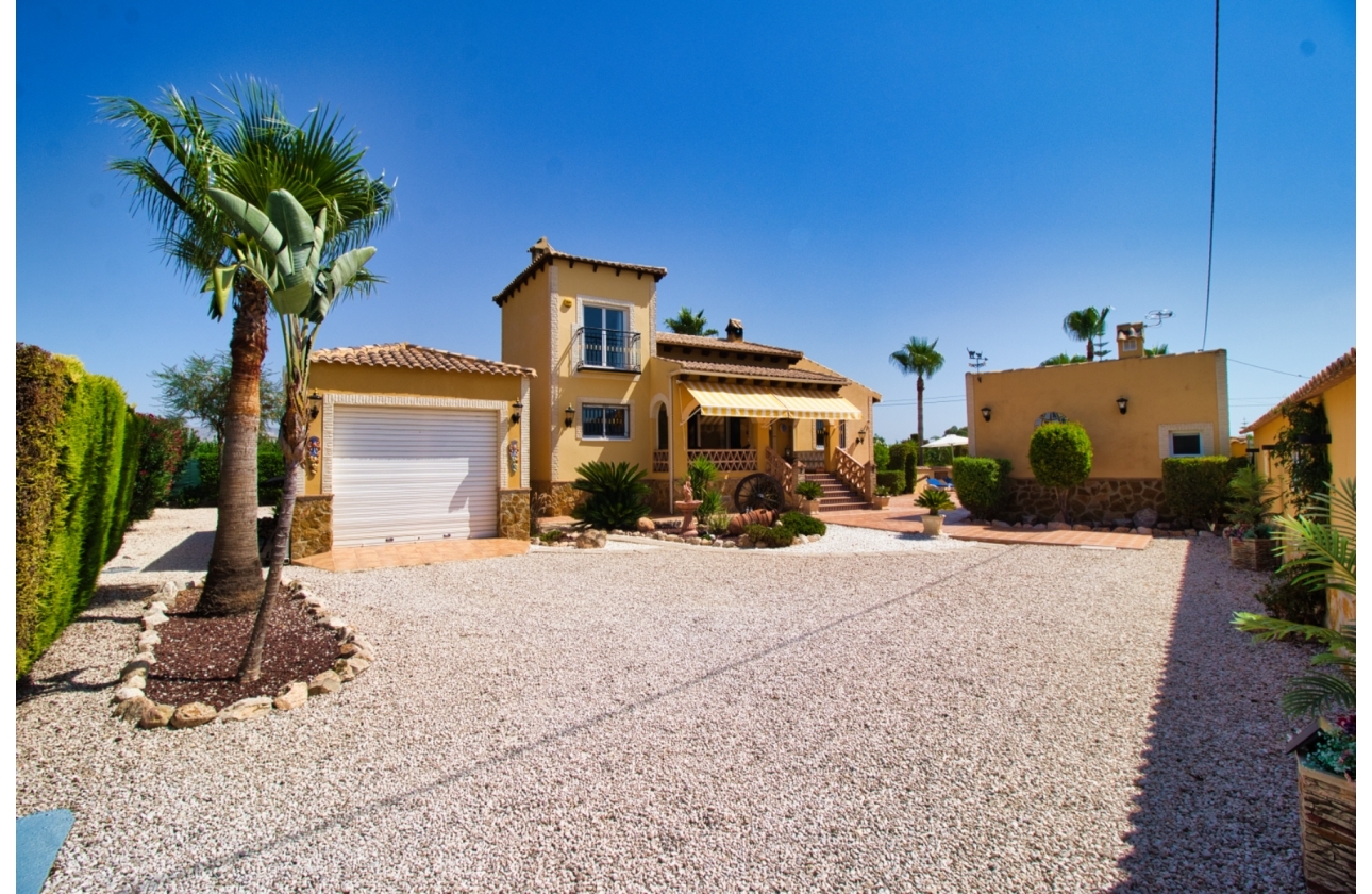 Resale - Finca / Country Property - Orihuela Costa - Orihuela