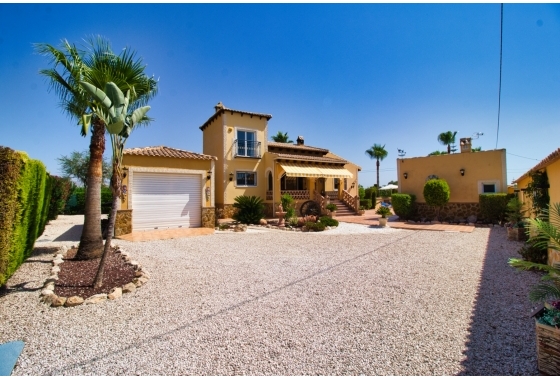 Resale - Finca / Country Property - Orihuela Costa - Orihuela