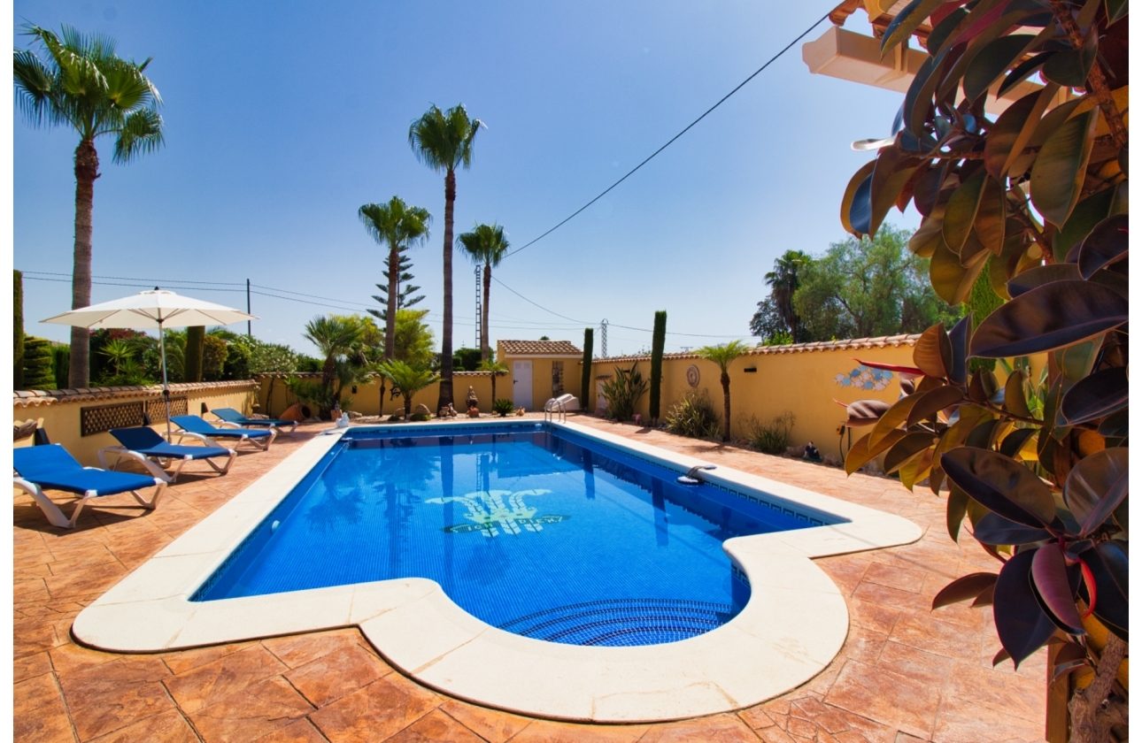 Resale - Finca / Country Property - Orihuela Costa - Orihuela