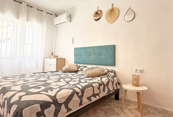 Resale - Apartment / flat - Torrevieja - Torrelamata - La Mata