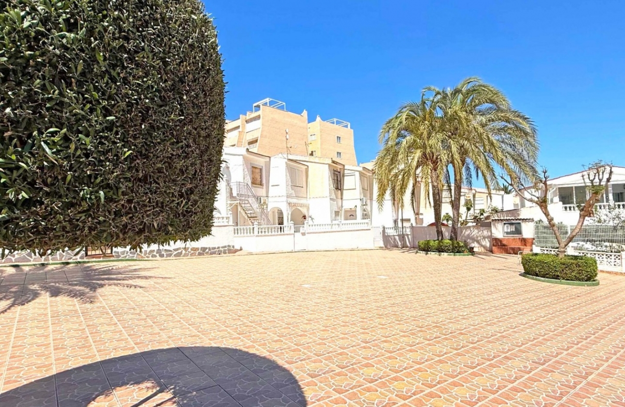 Resale - Apartment / flat - Torrevieja - Torrelamata - La Mata