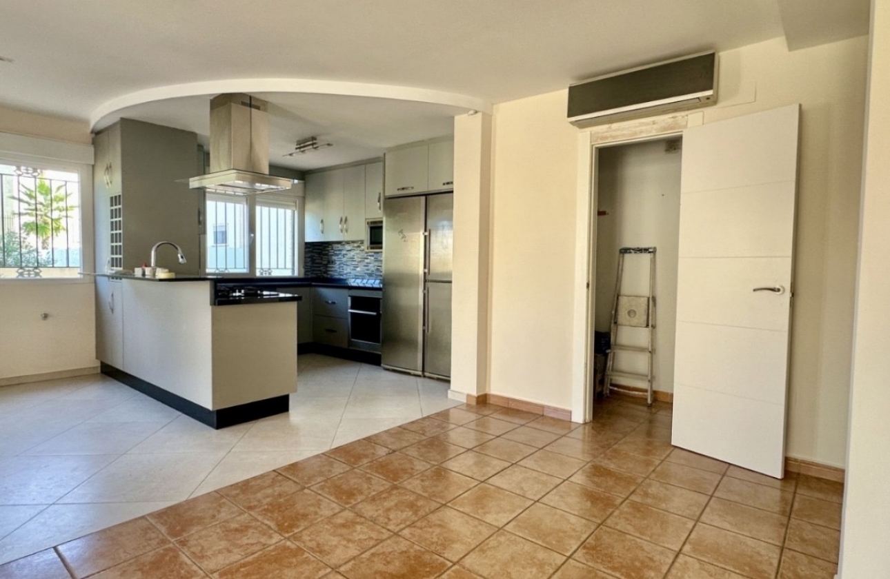 Resale - Villa - Orihuela Costa - Villamartín