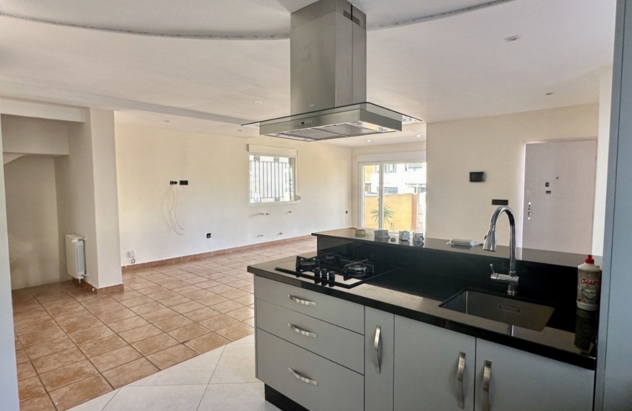 Resale - Villa - Orihuela Costa - Villamartín