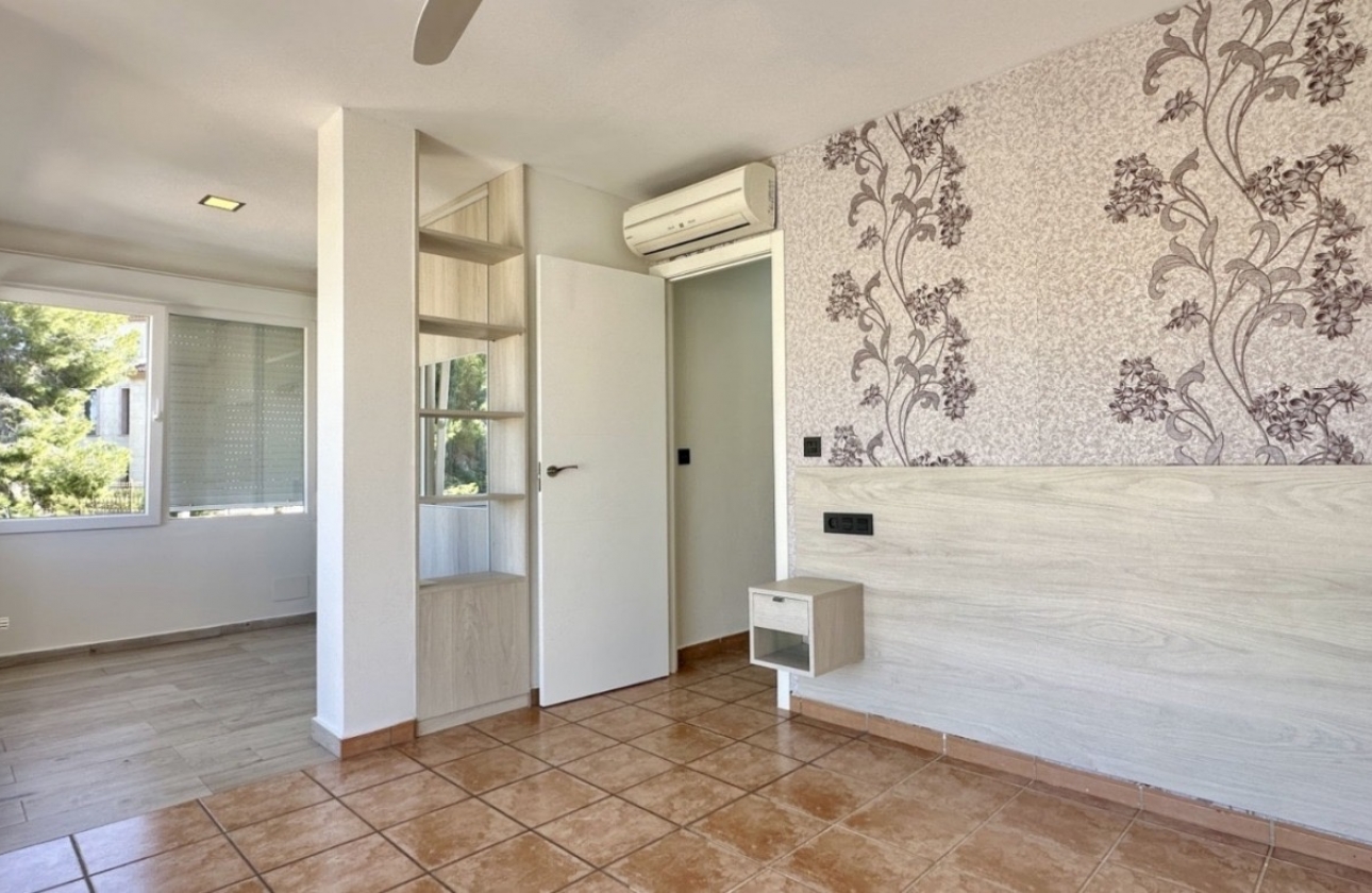 Resale - Villa - Orihuela Costa - Villamartín