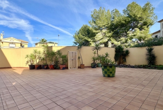 Resale - Villa - Orihuela Costa - Villamartín
