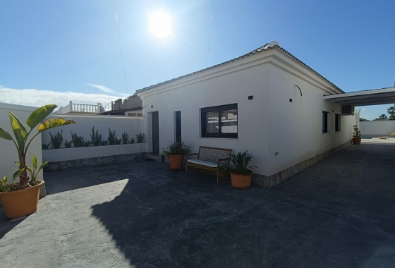 Wiederverkauf - Villa - Torrevieja - El Chaparral