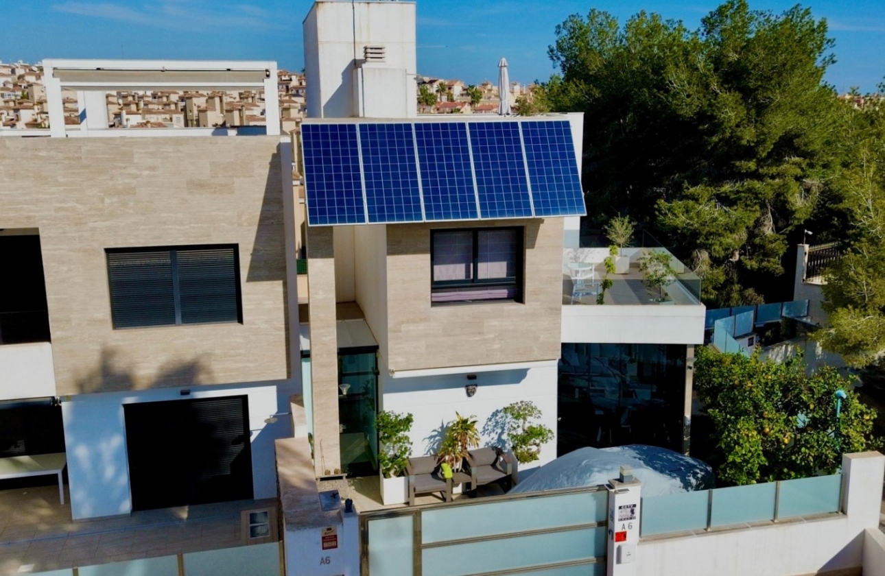 Resale - Villa - Orihuela Costa - Villamartín