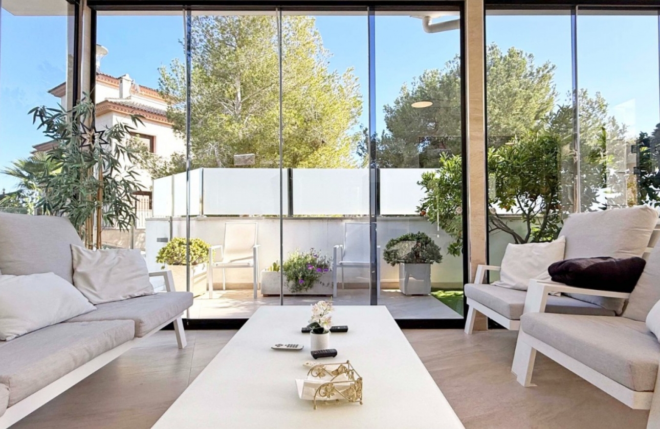 Resale - Villa - Orihuela Costa - Villamartín