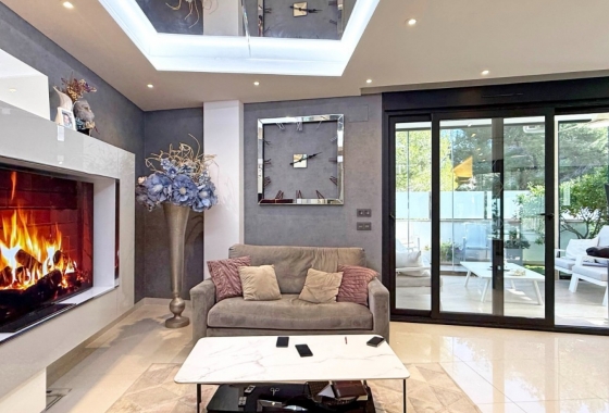 Resale - Villa - Orihuela Costa - Villamartín