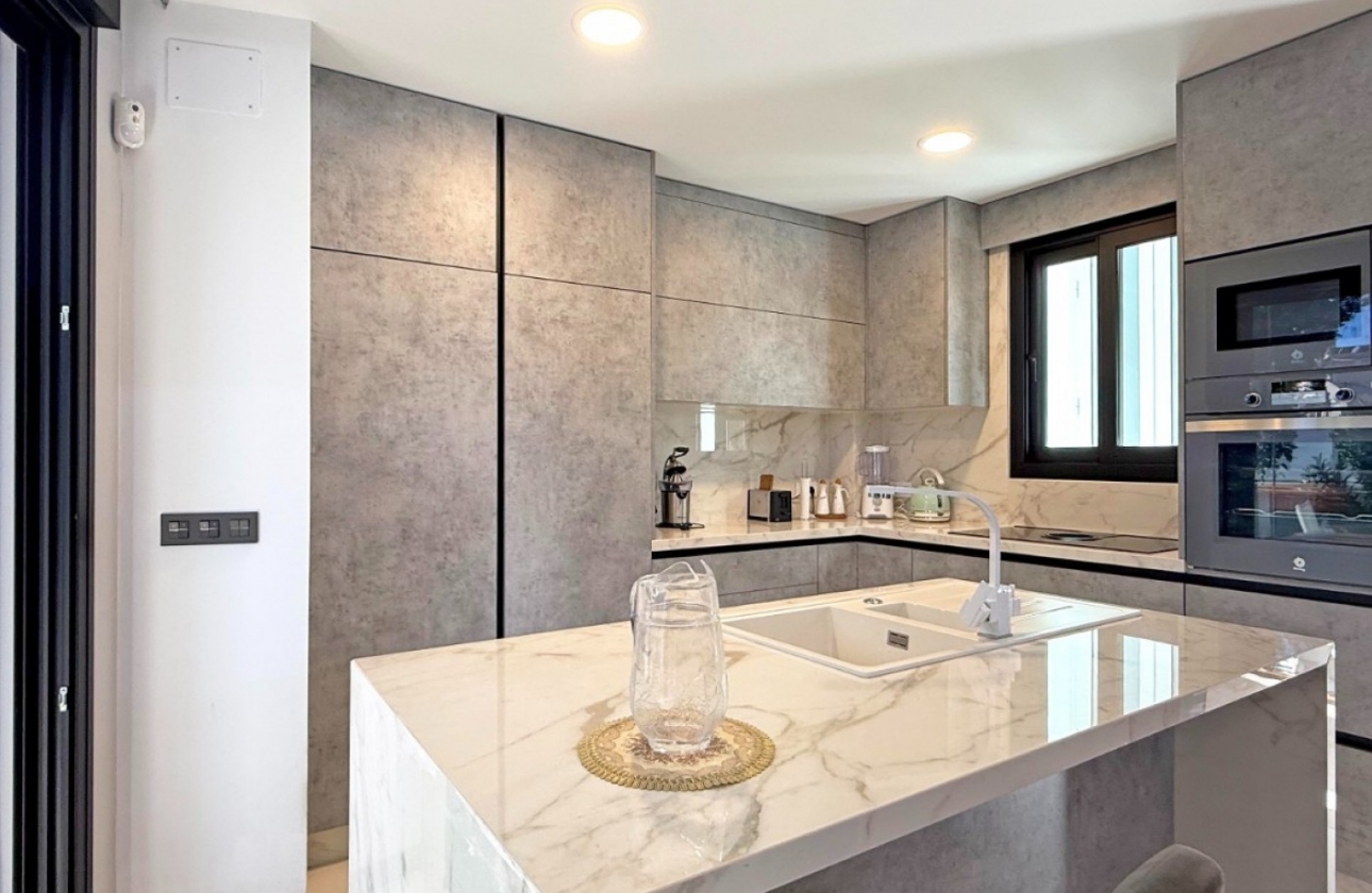 Resale - Villa - Orihuela Costa - Villamartín