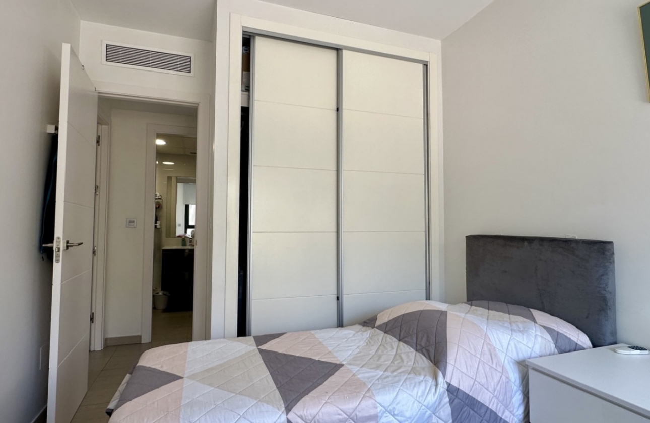 Resale - Apartment / flat - Orihuela Costa - Punta Prima