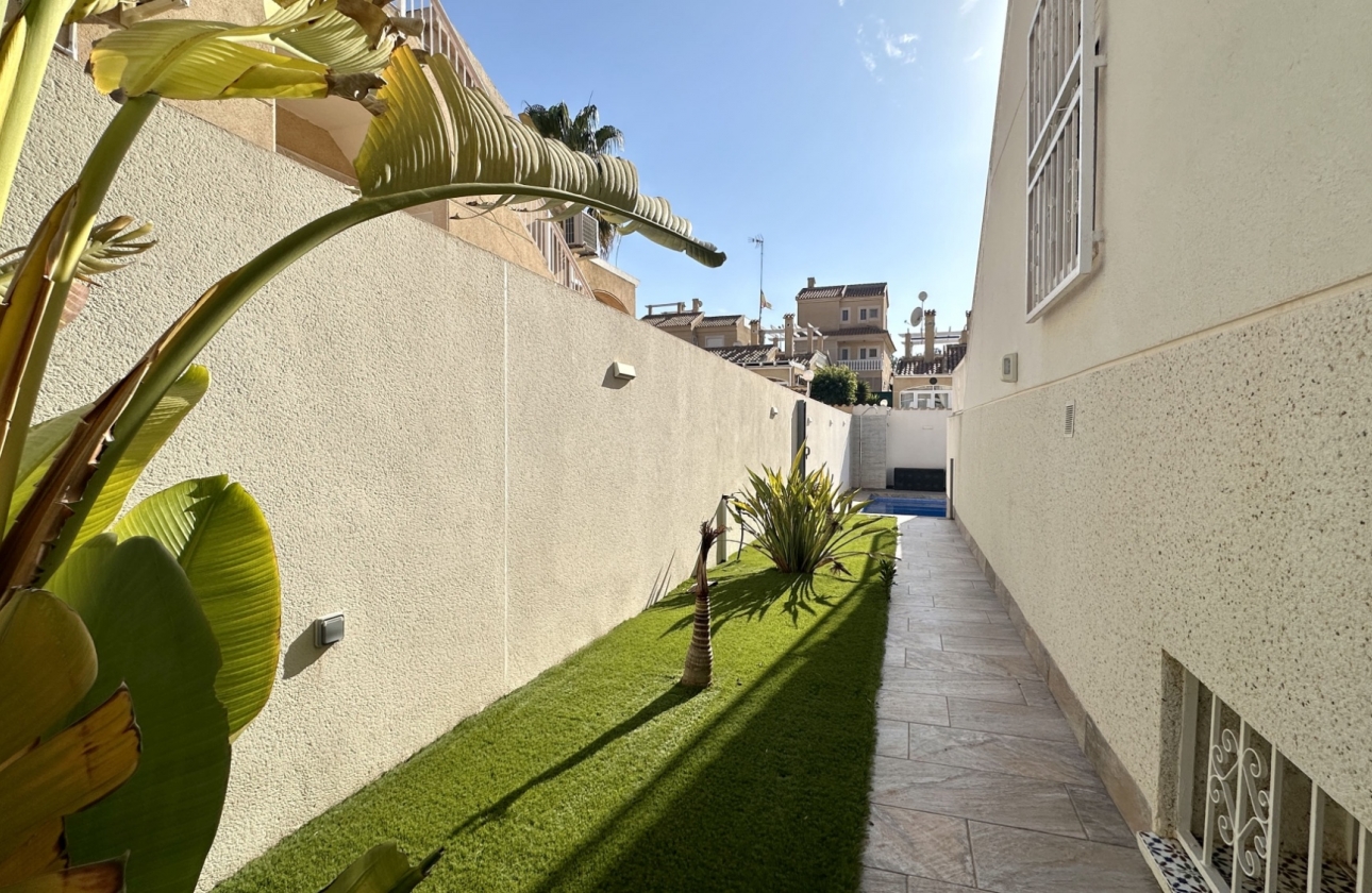 Reventa - Villa - Orihuela Costa - Los Altos