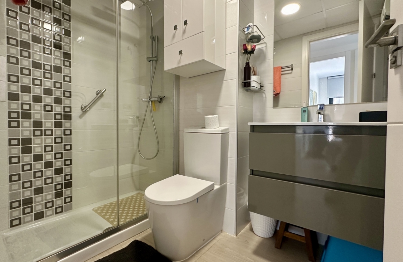 Resale - Apartment / flat - Orihuela Costa - Punta Prima