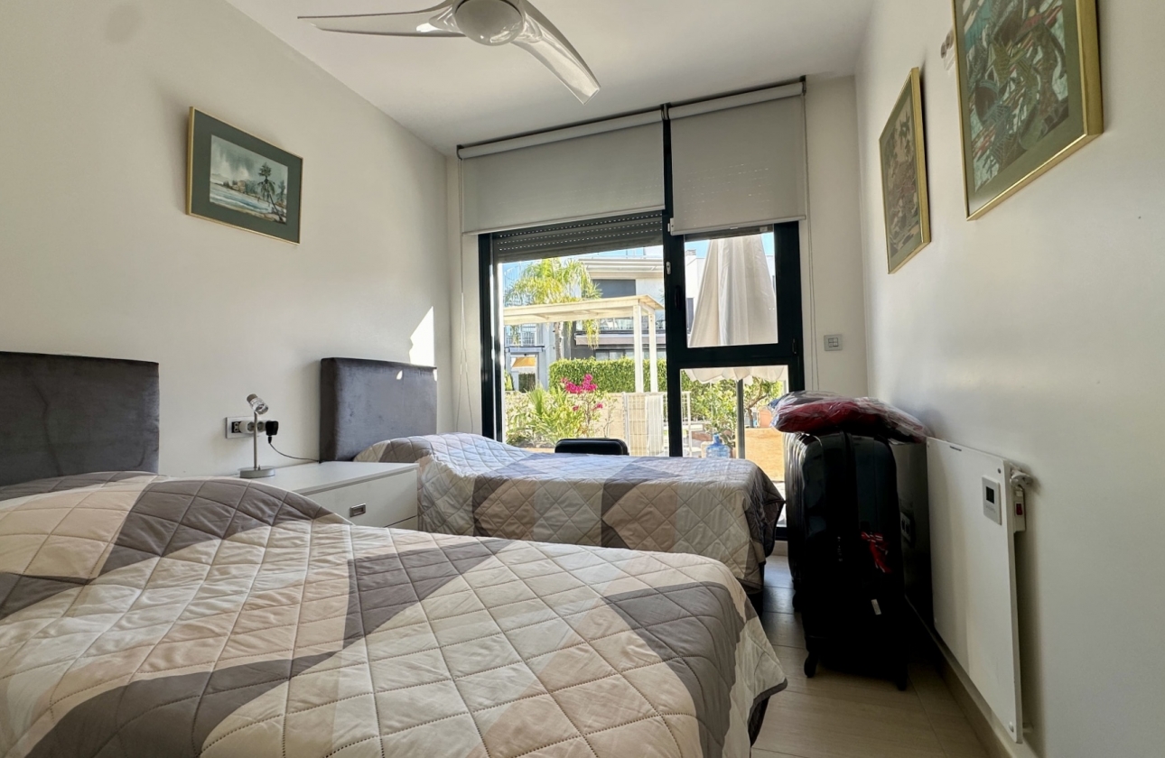 Resale - Apartment / flat - Orihuela Costa - Punta Prima