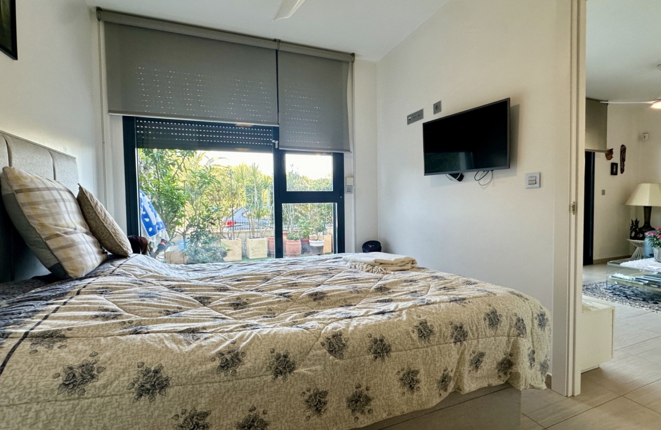 Resale - Apartment / flat - Orihuela Costa - Punta Prima