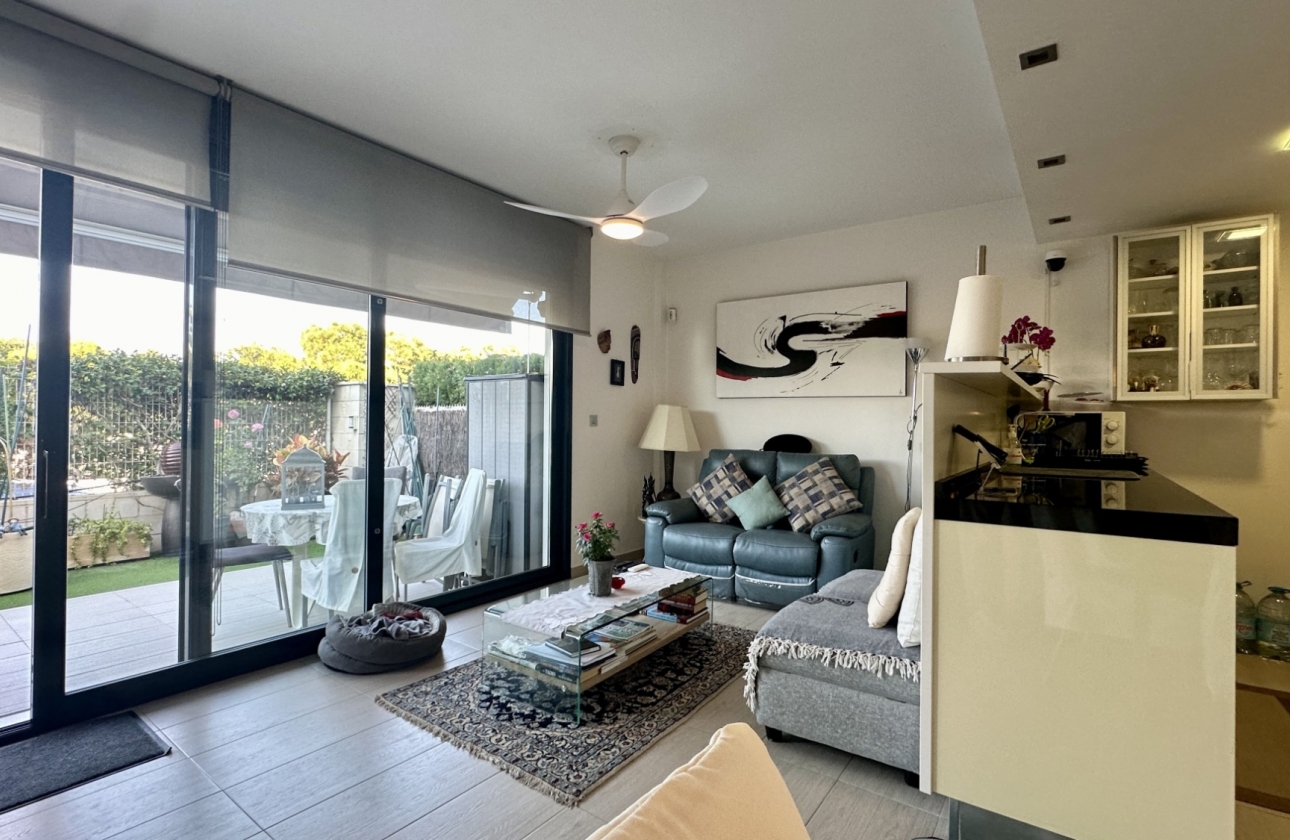 Resale - Apartment / flat - Orihuela Costa - Punta Prima