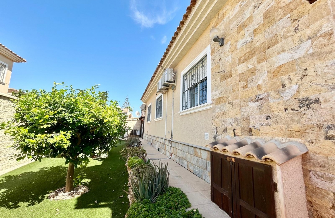 Reventa - Villa - Torrevieja - La Siesta