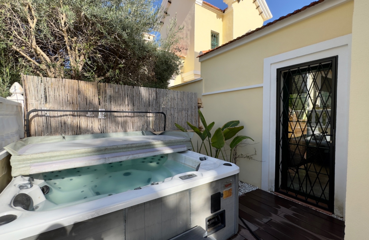 Reventa - Villa - Orihuela Costa - Los Dolses