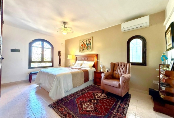 Reventa - Villa - Villamartin