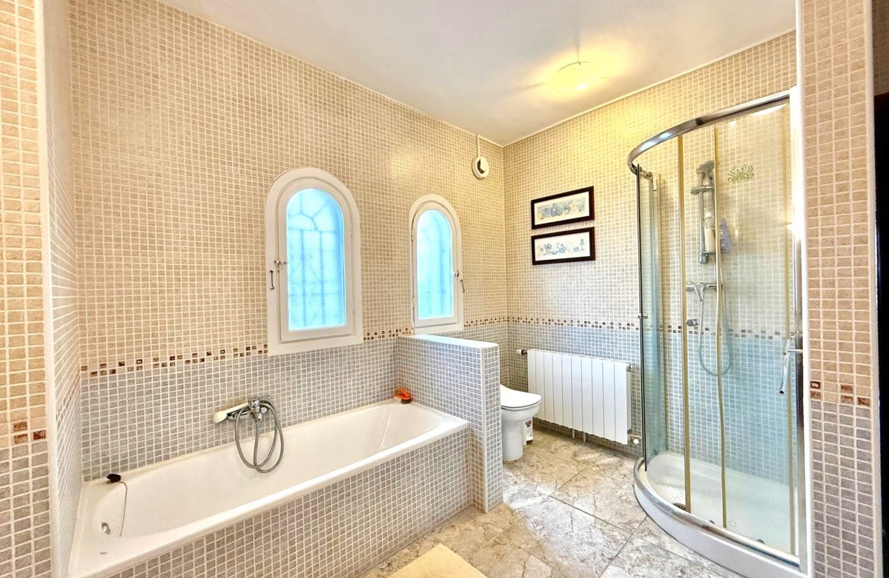 Reventa - Villa - Villamartin