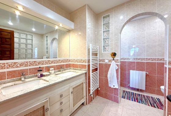 Reventa - Villa - Villamartin