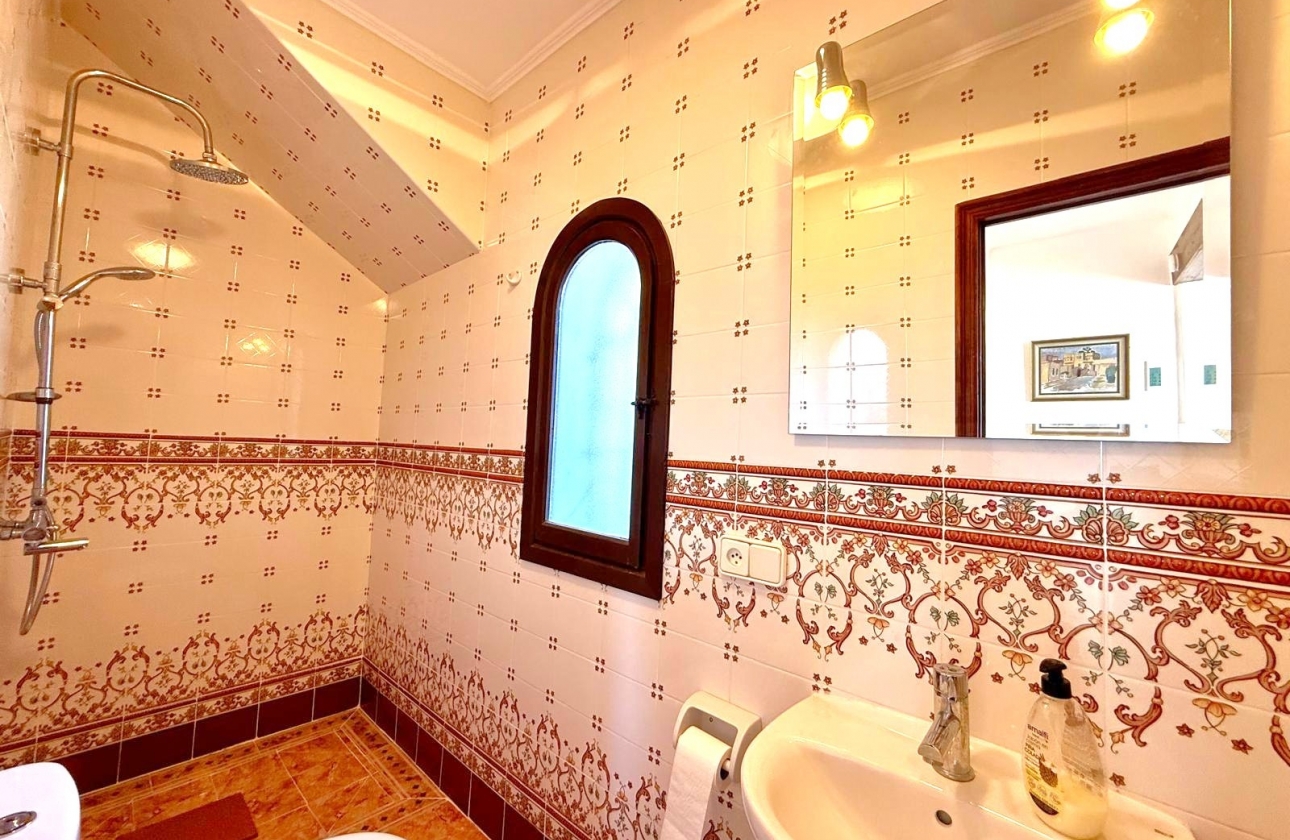 Reventa - Villa - Villamartin