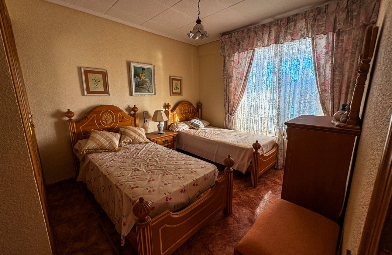 Resale - Apartment / flat - Santa Pola - Puerto