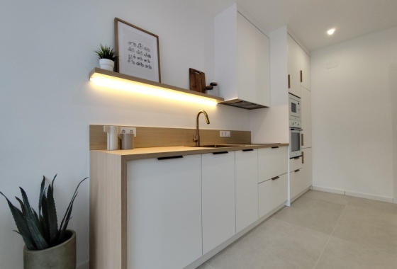 Resale - Apartment / flat - Torrevieja - La Siesta