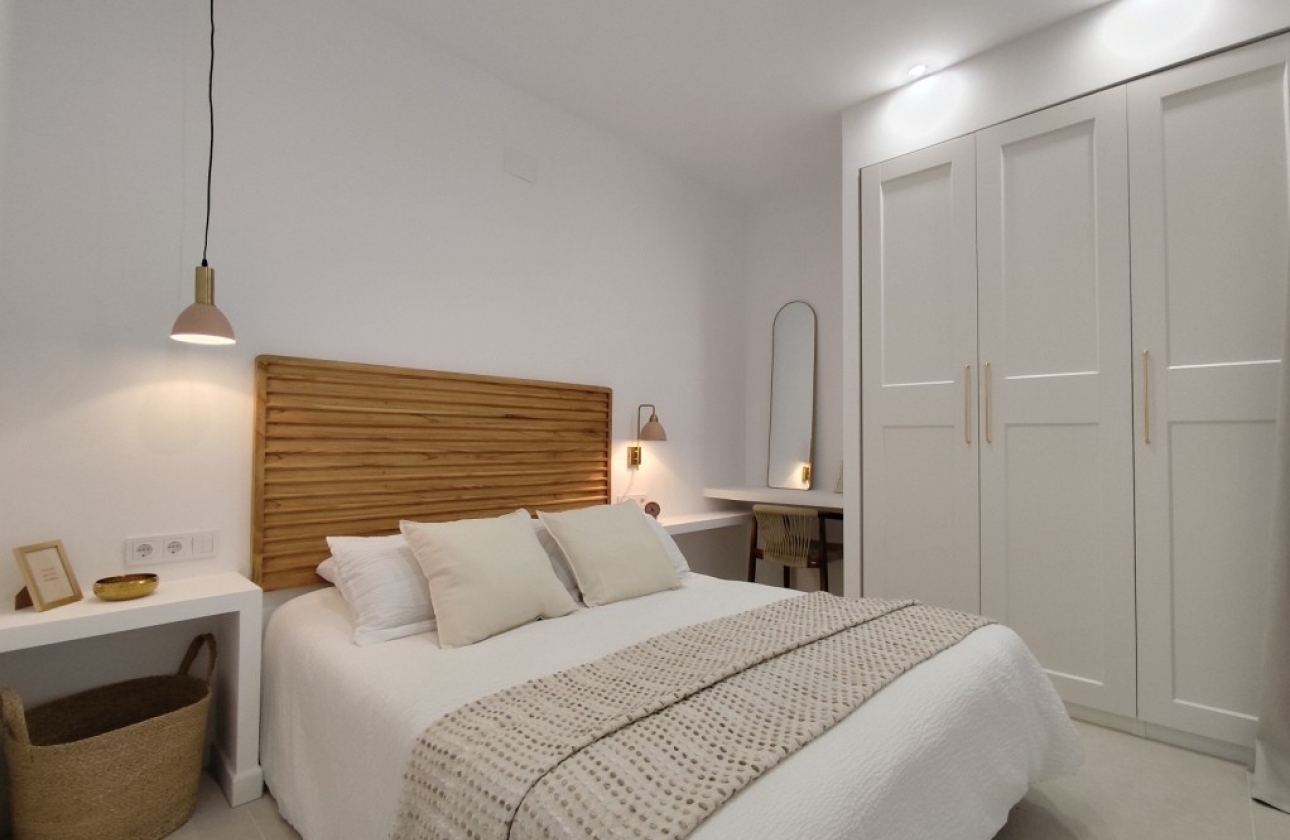 Resale - Apartment / flat - Torrevieja - La Siesta