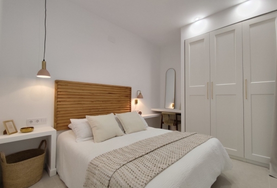 Resale - Apartment / flat - Torrevieja - La Siesta