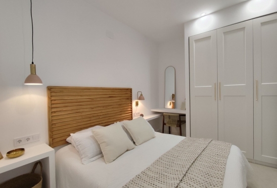 Resale - Apartment / flat - Torrevieja - La Siesta