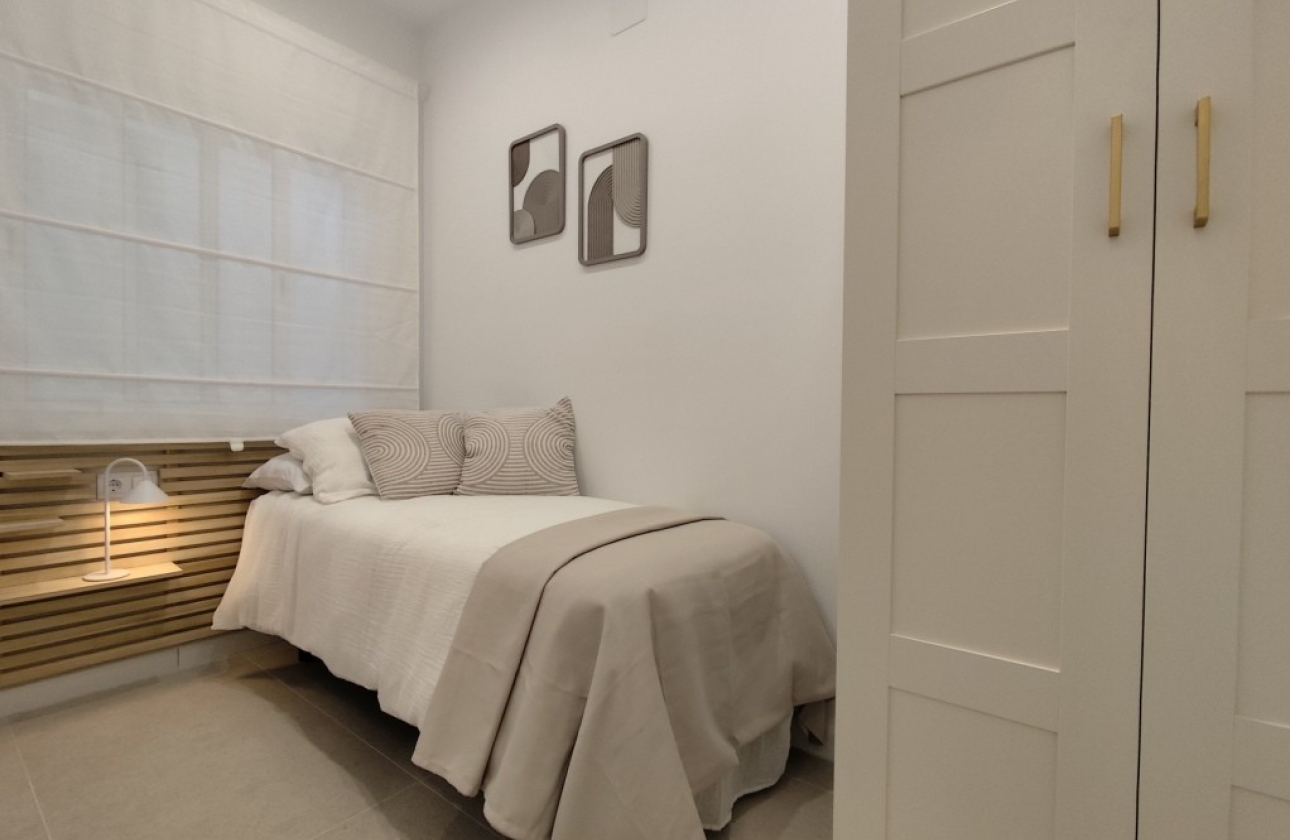 Resale - Apartment / flat - Torrevieja - La Siesta